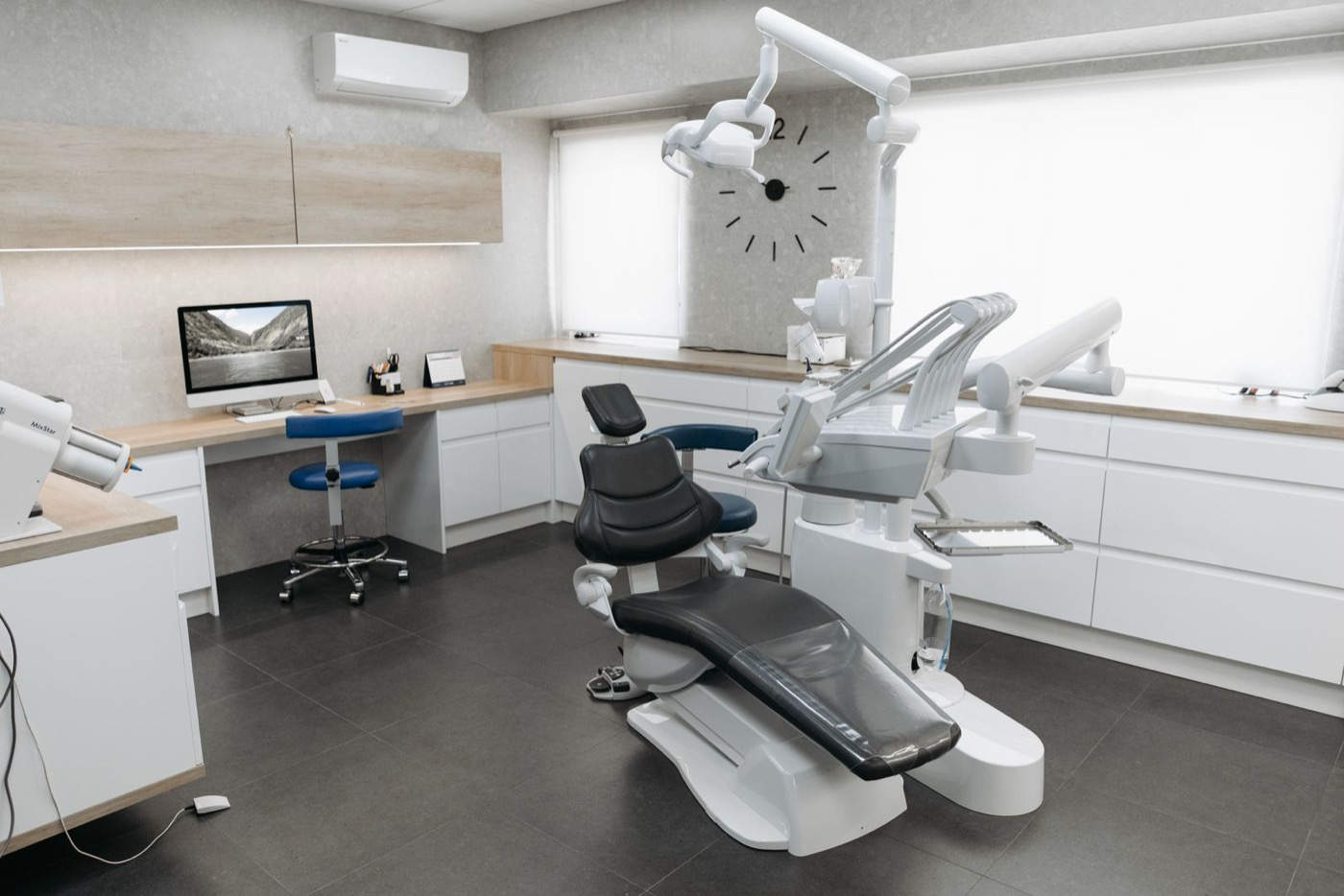 Cabinet dentaire moderne — DentoConcept collabore avec les chirurgiens-dentistes de l'Aveyron et d'Occitanie